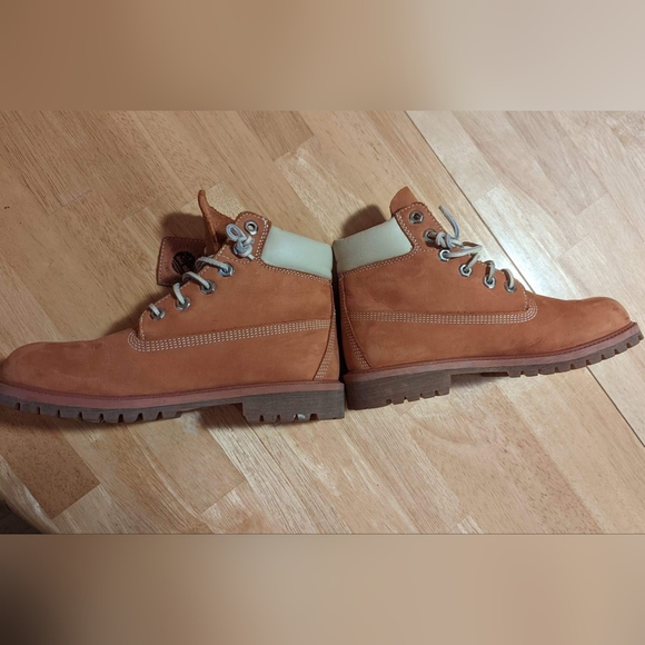 Timberlands Limited Edition Thanksgiving Dinner youth sz 5.5 - Picture 3 of 7